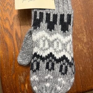 Universal thread Gray and Black Knit Mittens
